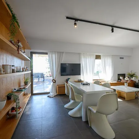 5 Meters From The Chrani