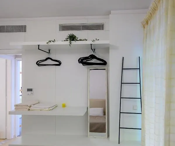 5 Meters From The * Chrani