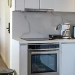 5 Meters From The كراني