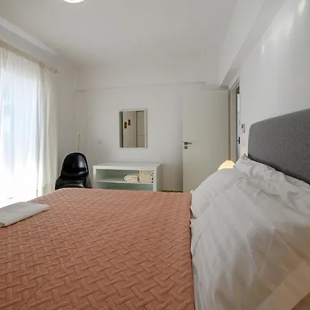 5 Meters From The * Chrani