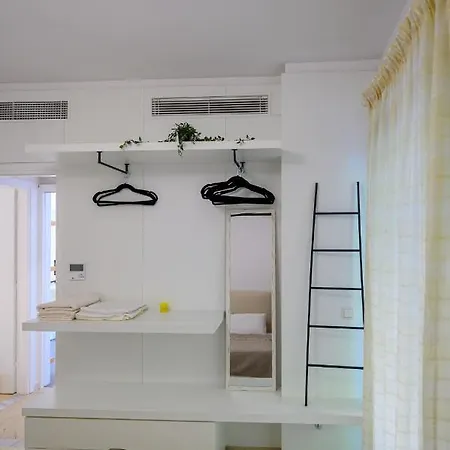 5 Meters From The * Chrani