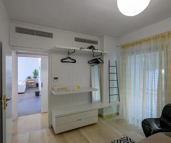 5 Meters From The חראני