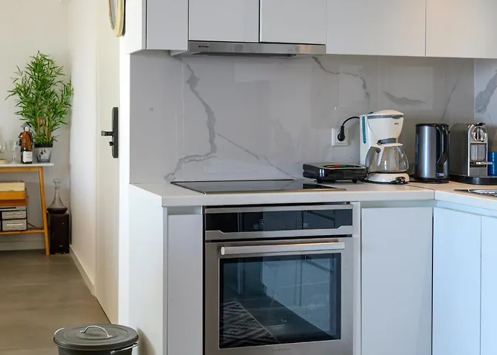 5 Meters From The חראני