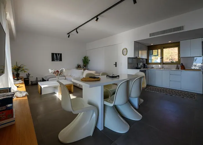 5 Meters From The בית נופש *