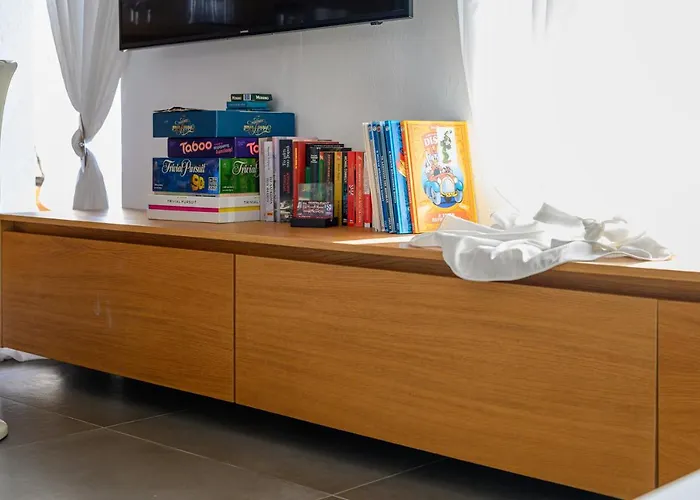 5 Meters From The * חראני