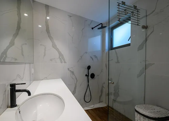 5 Meters From The חראני